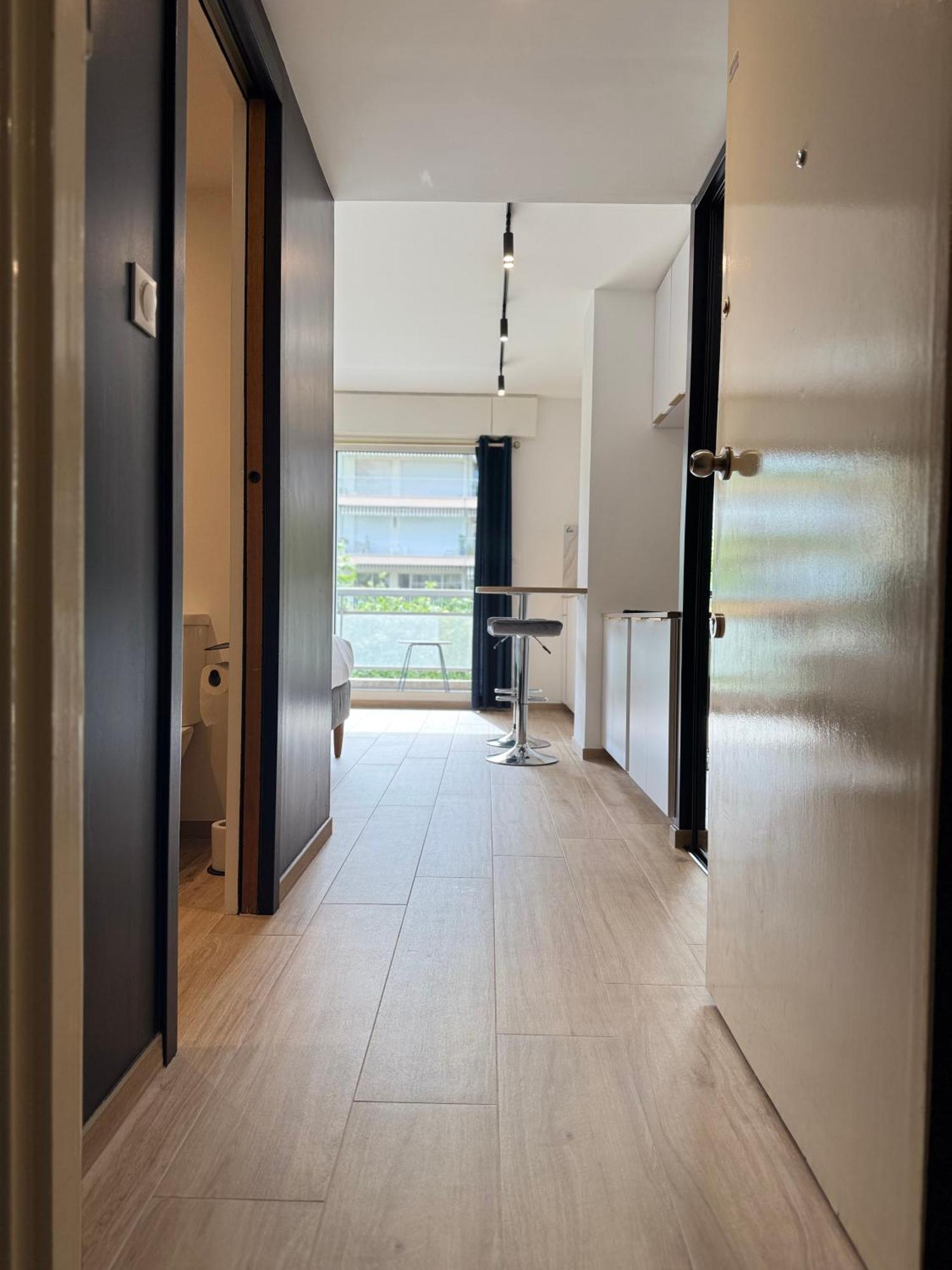 Cosy Appartement, Centre-ville Cannes, Terrasse, Clim Apartamento *